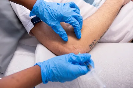 Tennis elbow treatment at Chester physiotherapy clinic