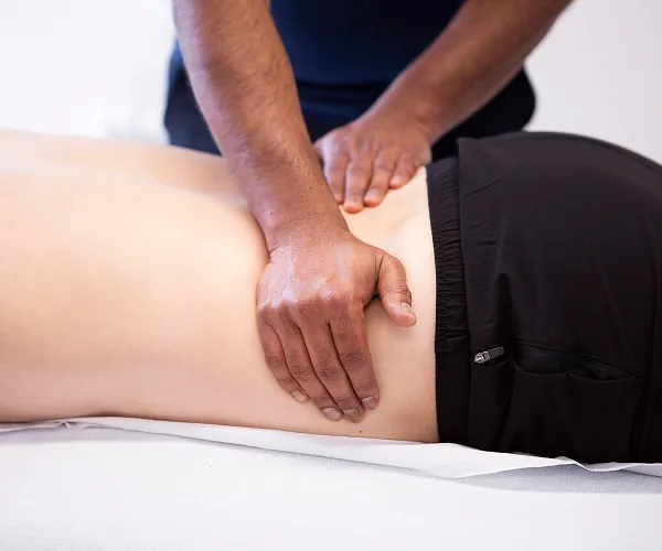 experiencing shooting back pain