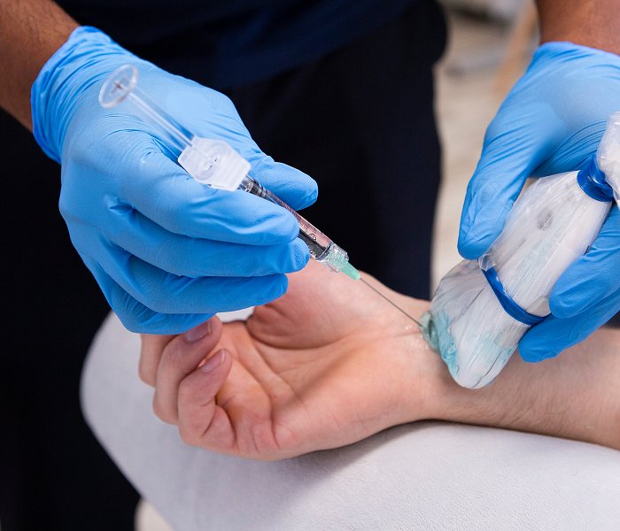Ultrasound-guided steroid injection therapy procedure